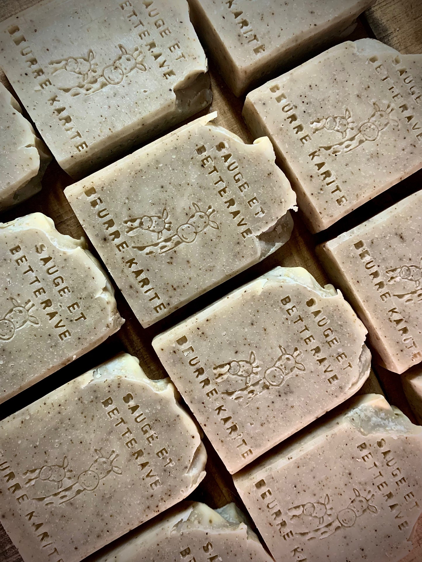 SAVON - À LA BETTERAVE ET BEURRE DE KARITÉ