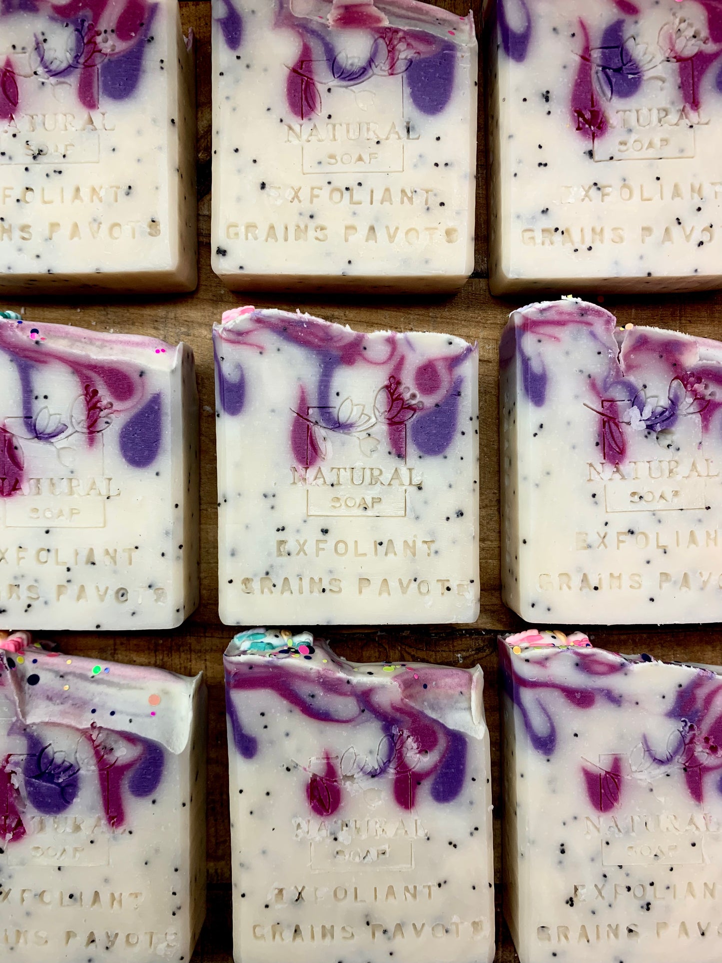 SAVON - EXFOLIANT AUX PAVOTS ET DRAGON