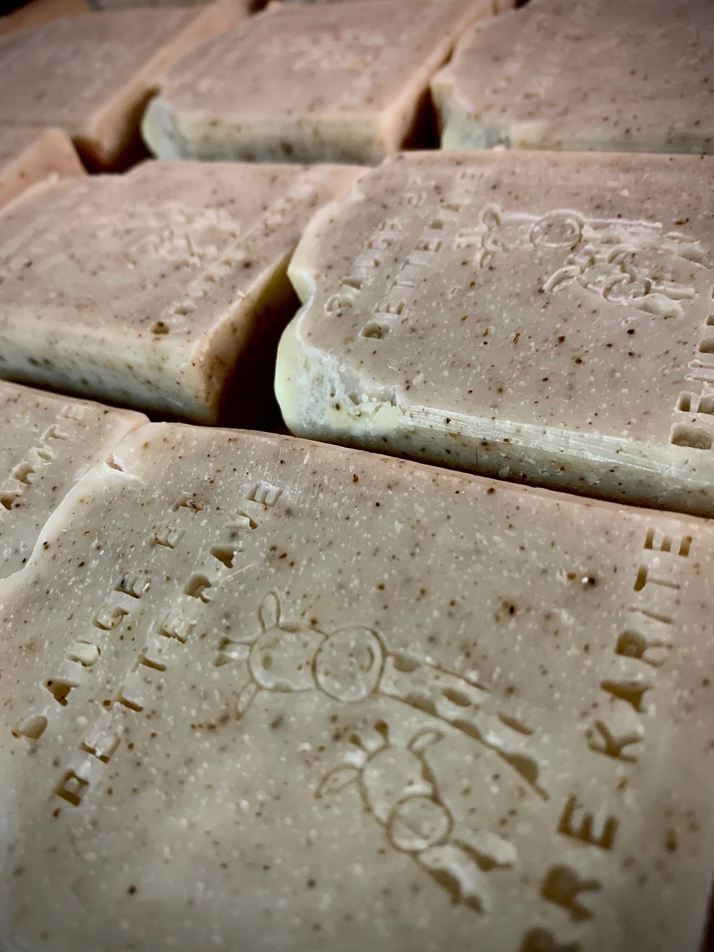 SAVON - À LA BETTERAVE ET BEURRE DE KARITÉ