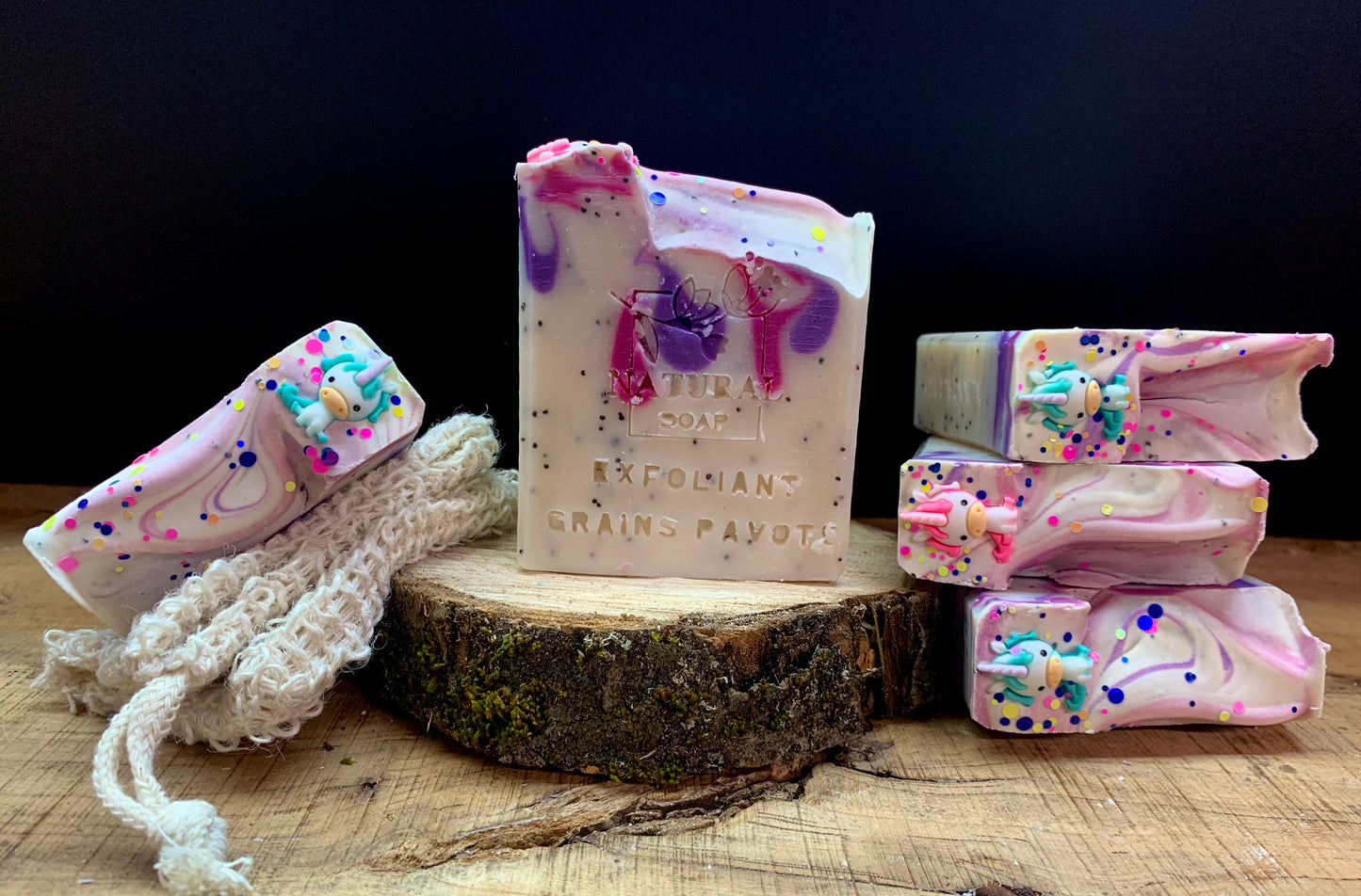 SAVON - EXFOLIANT AUX PAVOTS ET DRAGON