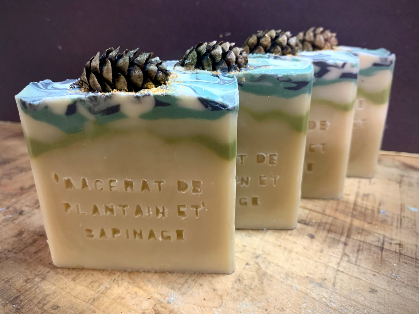 MACÉRAT DE PLANTAIN ET SAPINAGE - SAVON ARTISANAUX