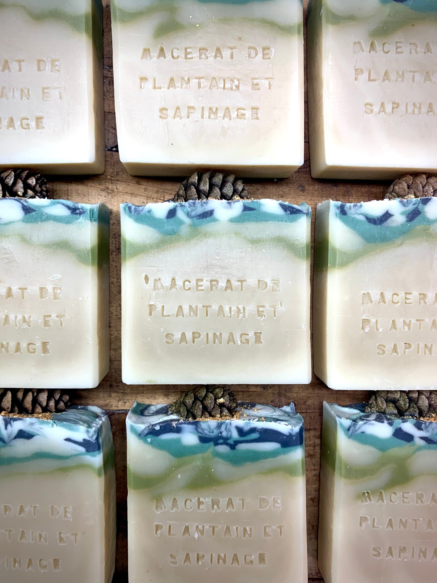 MACÉRAT DE PLANTAIN ET SAPINAGE - SAVON ARTISANAUX