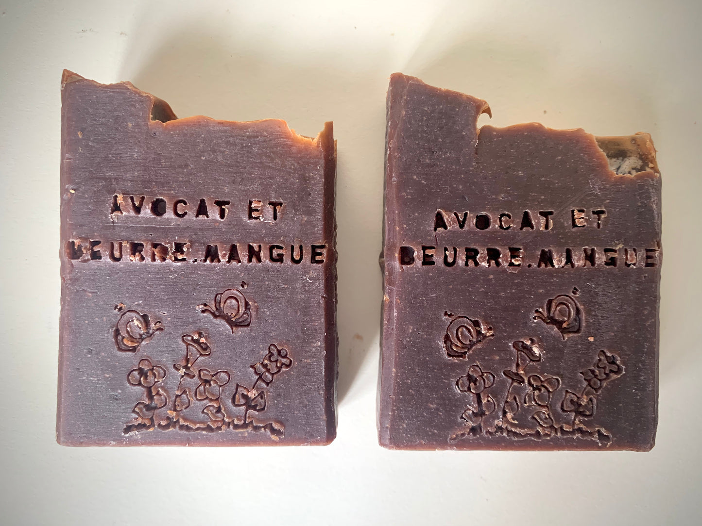 SAVON - À L’AVOCAT, EXTRAIT DE VANILLE ET BEURRE DE MANGUE