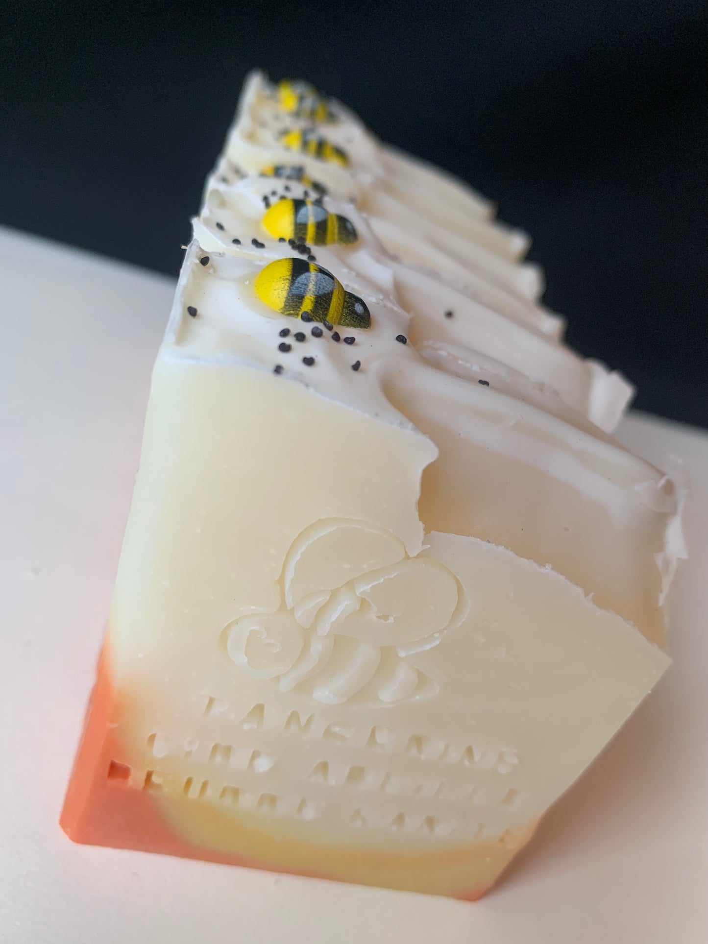SAVON - À LA TANGERINE ET AU BEURRE DE KARITÉ