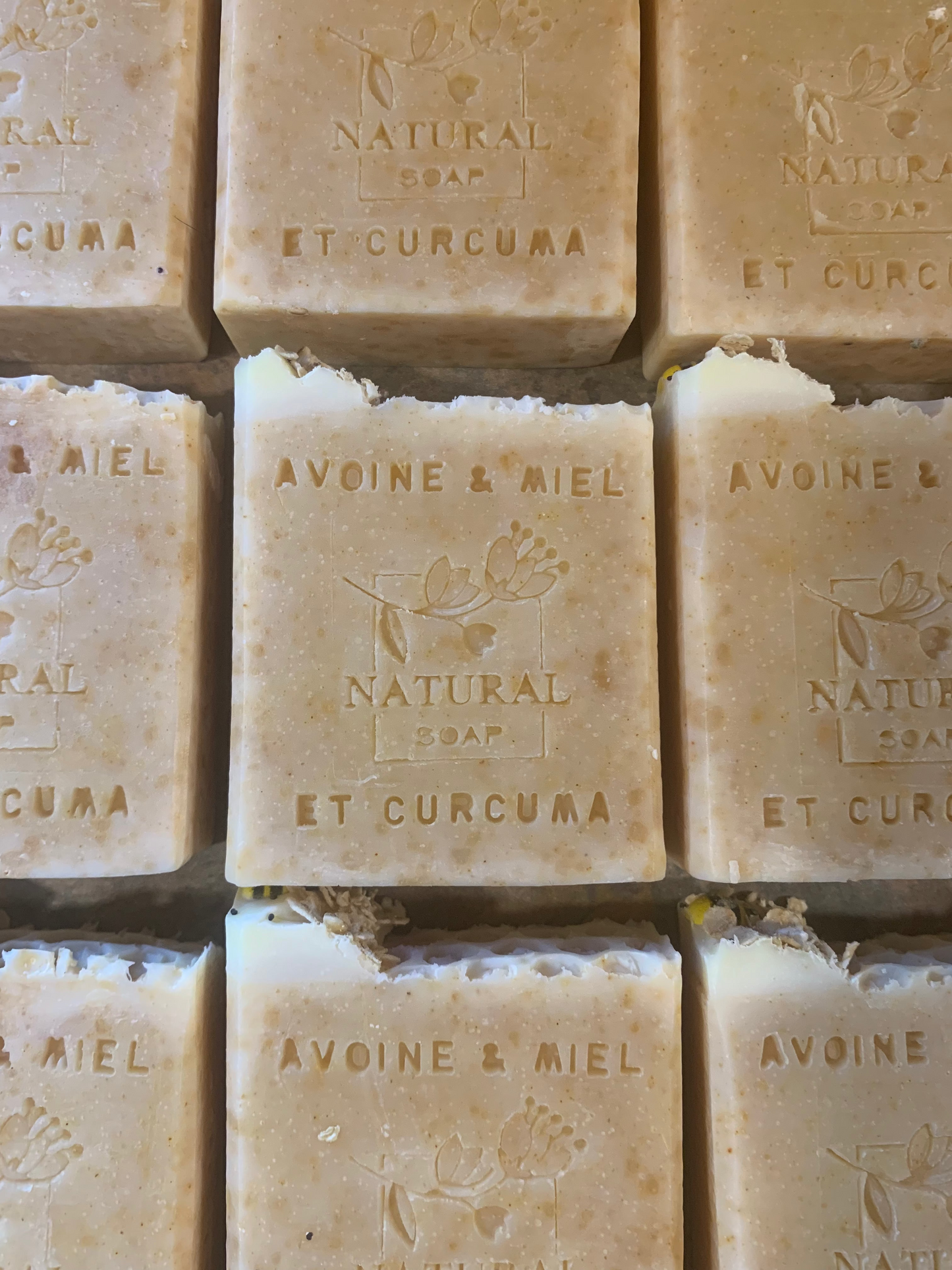 SAVON - AVOINE, MIEL ET CURCUMA